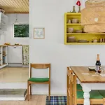 Lovely In With Kitchen בית נופש *