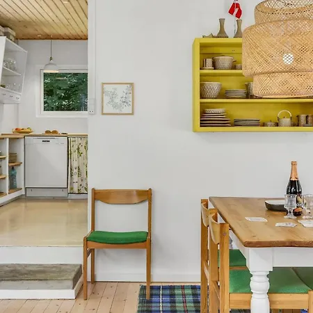 Lovely In With Kitchen بيت للعطل *